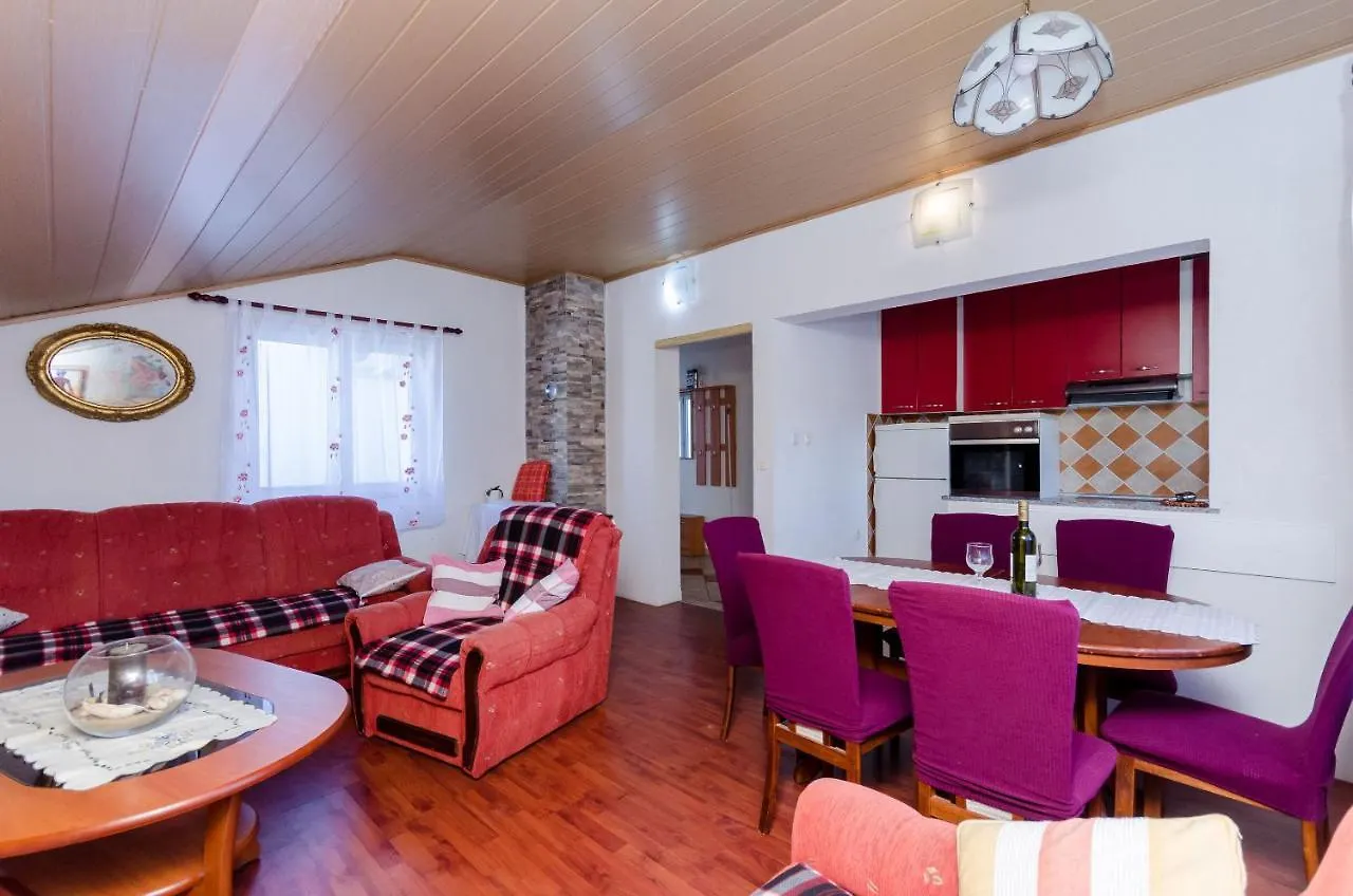 Apartments Albina Lopar