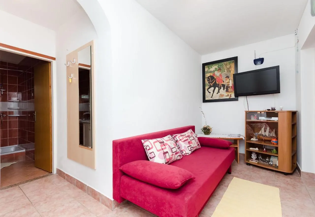 Apartments Albina Lopar