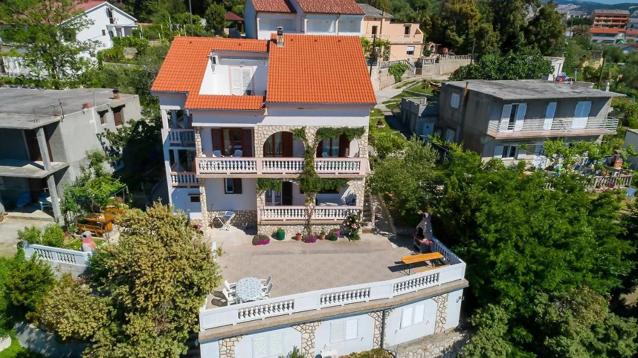 Apartments Albina Lopar